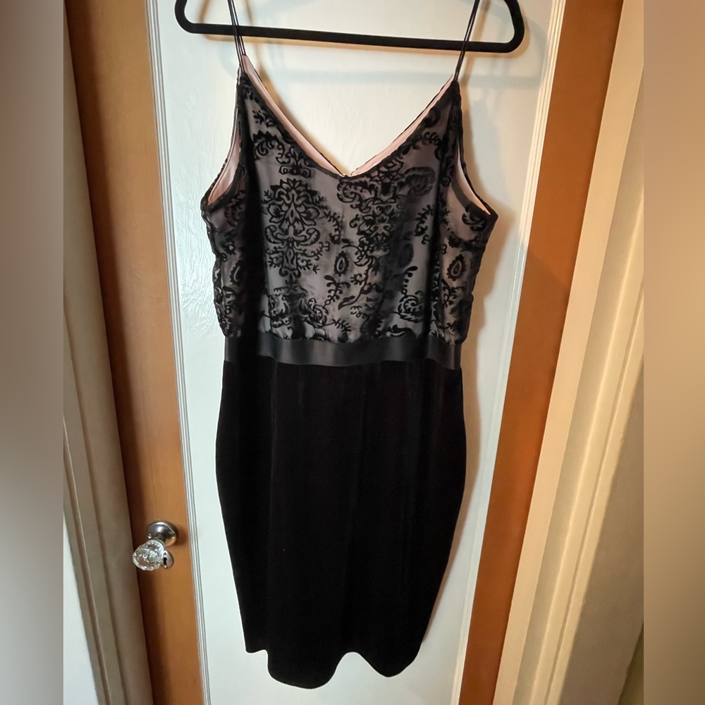 Black Velvet Dress XL-NWOT Only tried on.